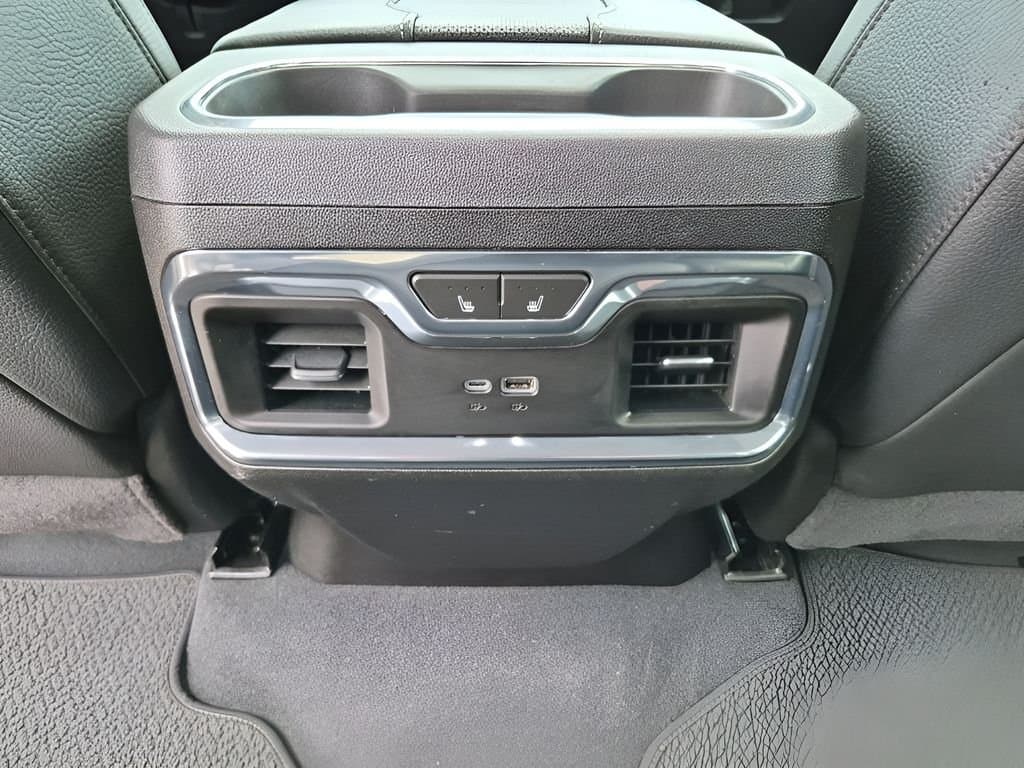 2024 GMC Sierra 2500HD - Image 21