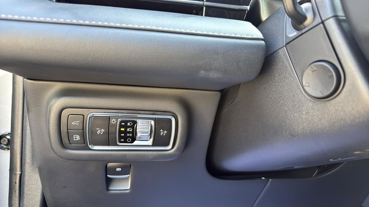 2024 Lincoln Nautilus - Image 18