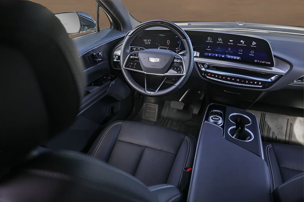 2025 Cadillac LYRIQ - Image 27