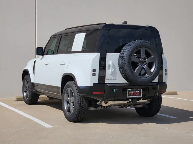 2026 Land Rover Defender 110 - Image 3