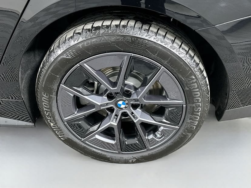 2026 BMW i4 - Image 23