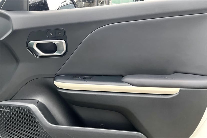 2025 Kia K4 - Image 23