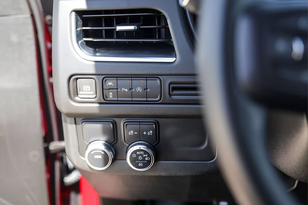 2023 GMC Yukon XL - Image 15