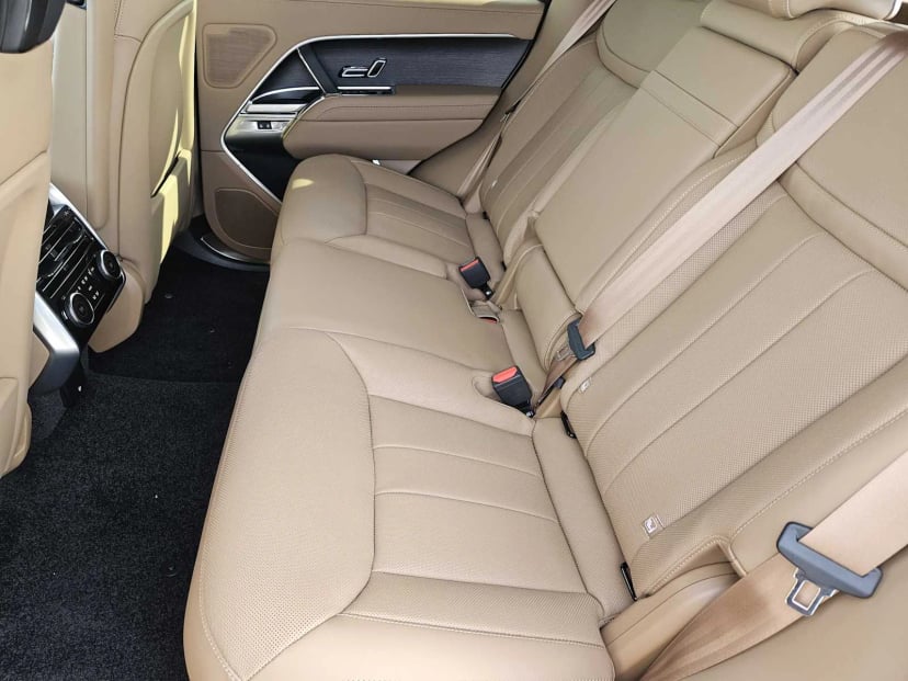 2026 LAND ROVER Range Rover - Image 24