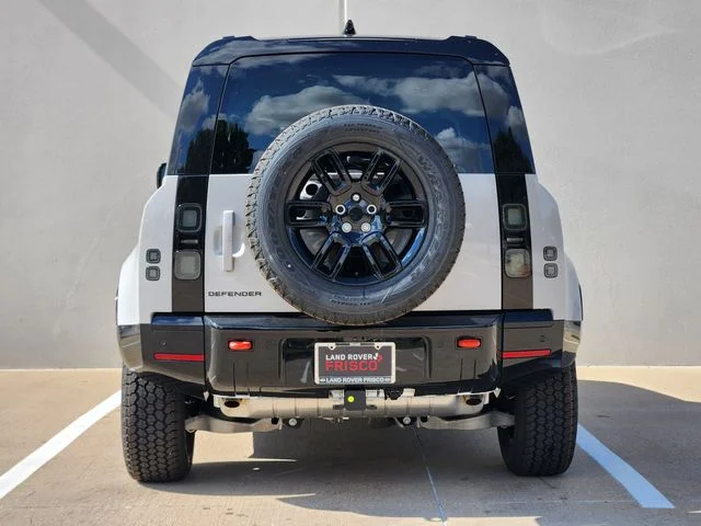 2026 Land Rover Defender 110 - Image 6