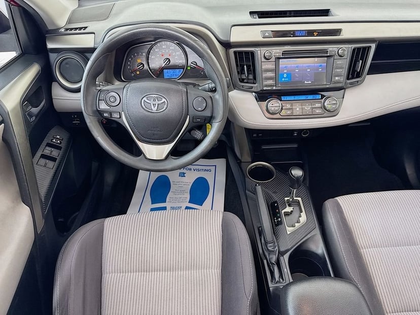 2015 Toyota RAV4 - Image 27