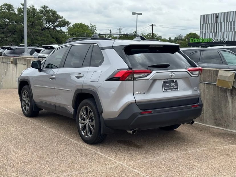 2025 Toyota RAV4 Hybrid - Image 6