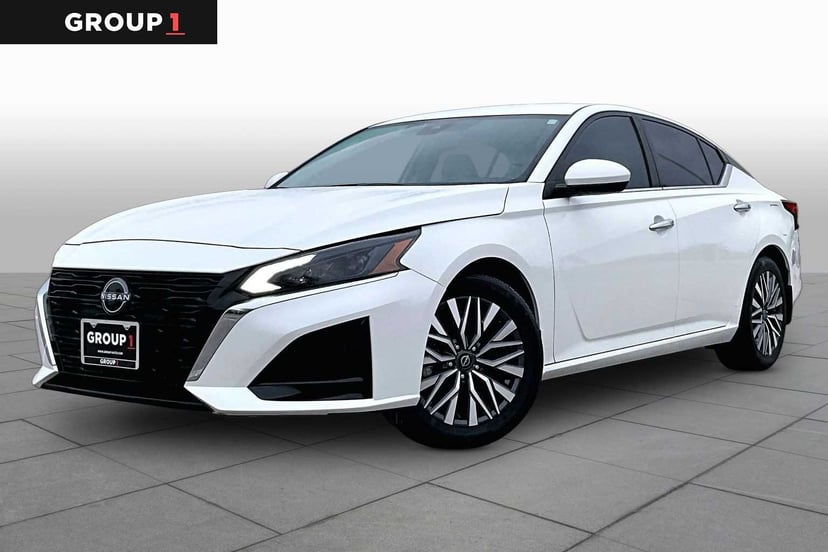 2023 Nissan Altima - Image 1