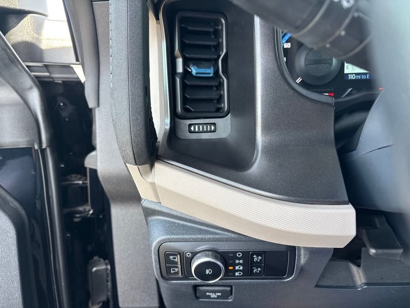 2023 Ford Bronco - Image 21