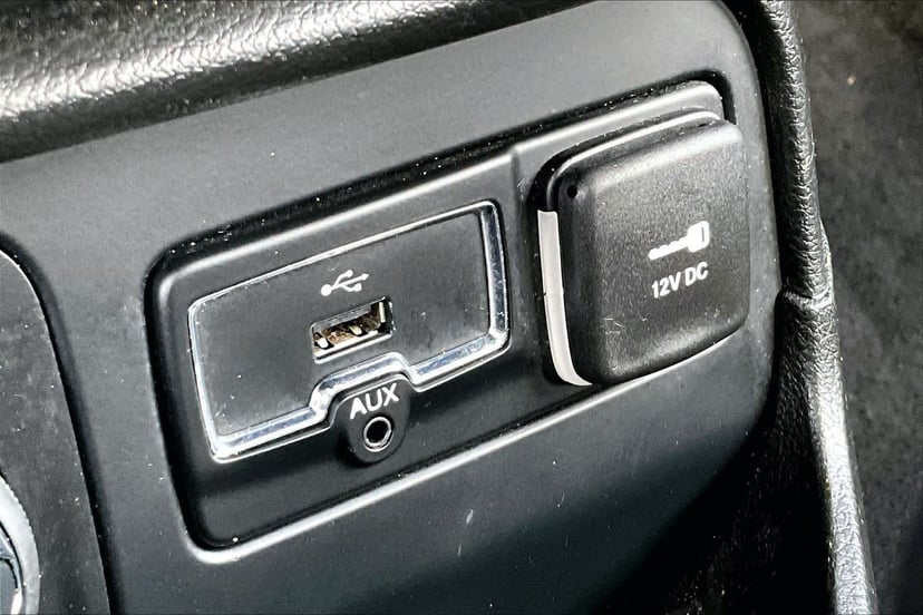 2016 Jeep Renegade - Image 35