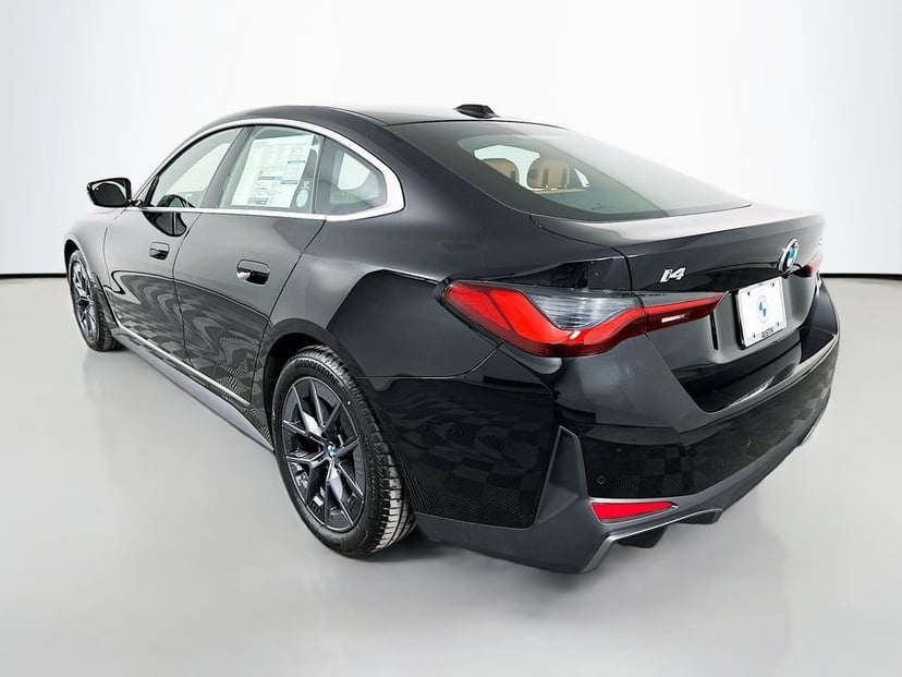 2026 BMW i4 - Image 7