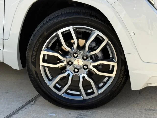 2024 GMC Terrain - Image 2