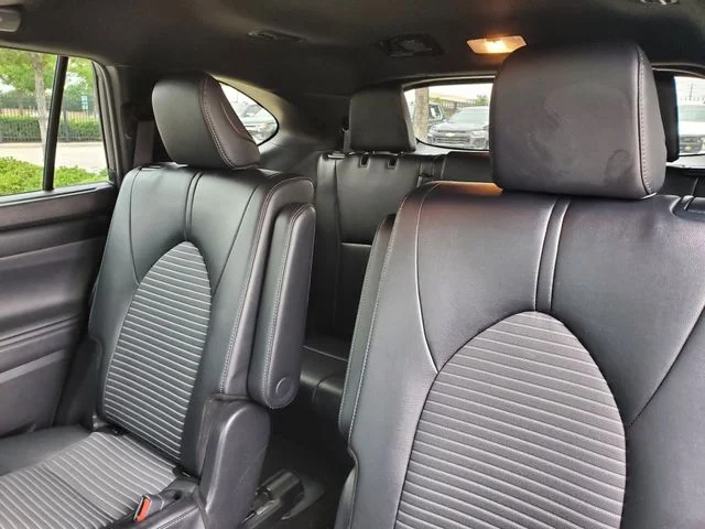 2025 Toyota Highlander - Image 27