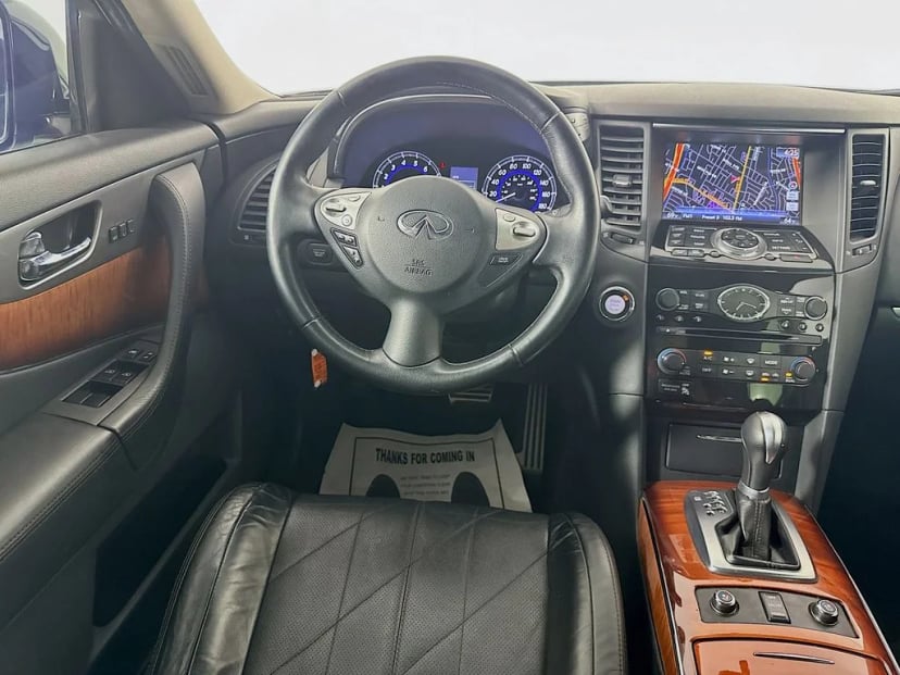 2016 INFINITI QX70 - Image 30