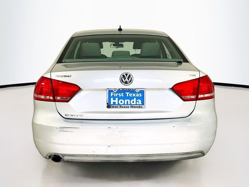 2015 Volkswagen Passat - Image 7