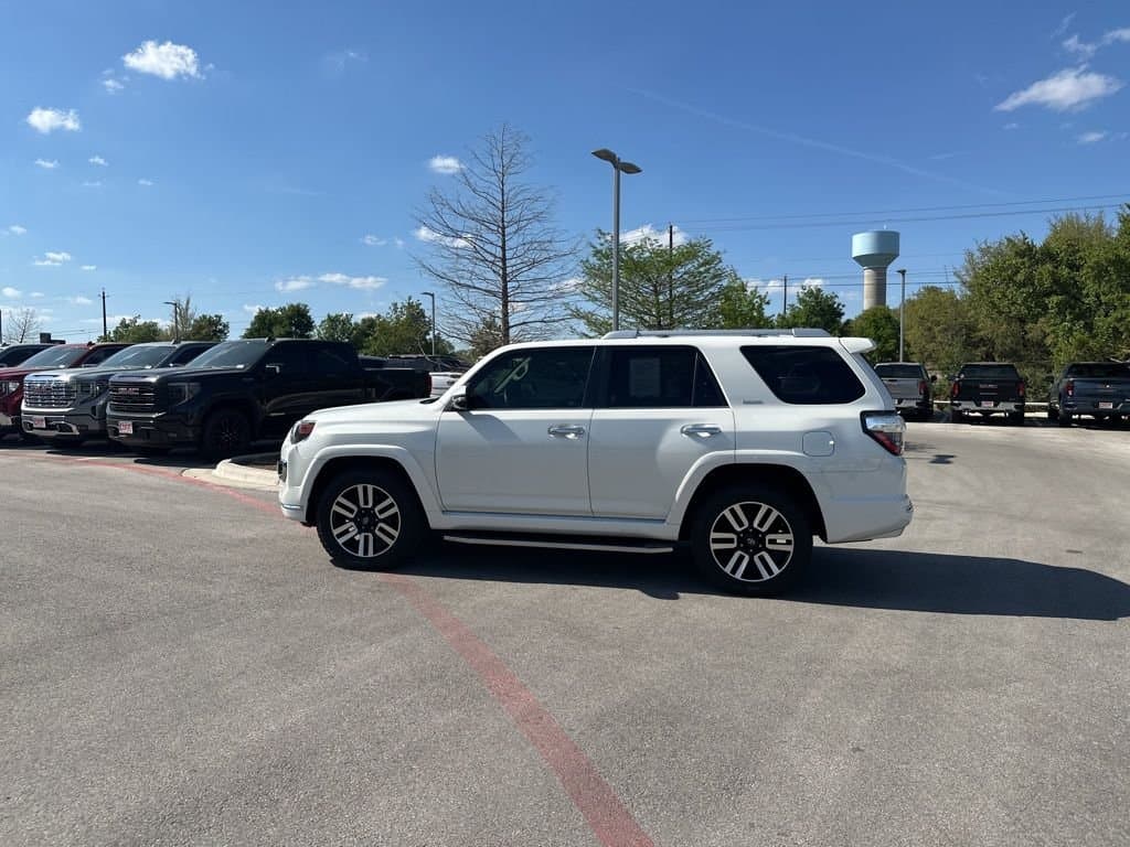 2020 Toyota 4Runner - Image 5