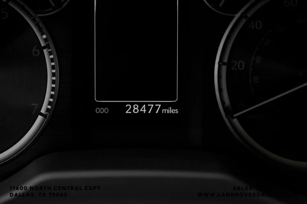 2023 Lexus GX - Image 18