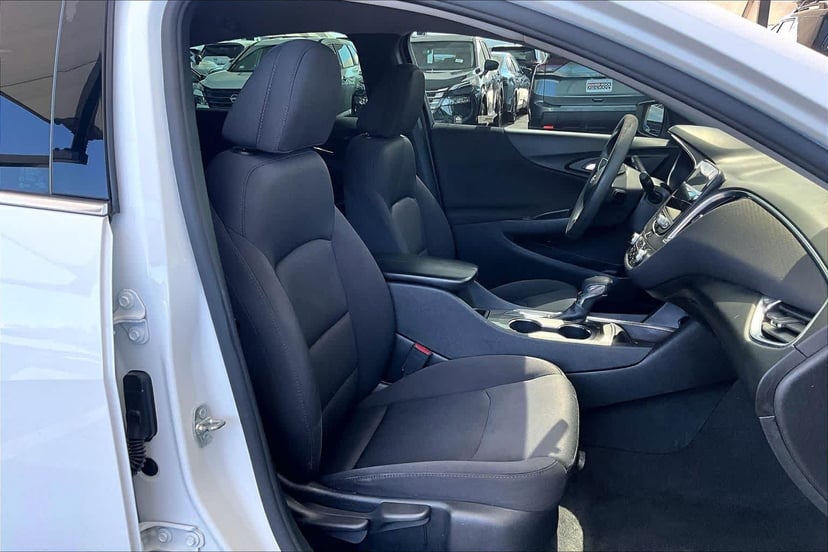 2021 Chevrolet Malibu - Image 9