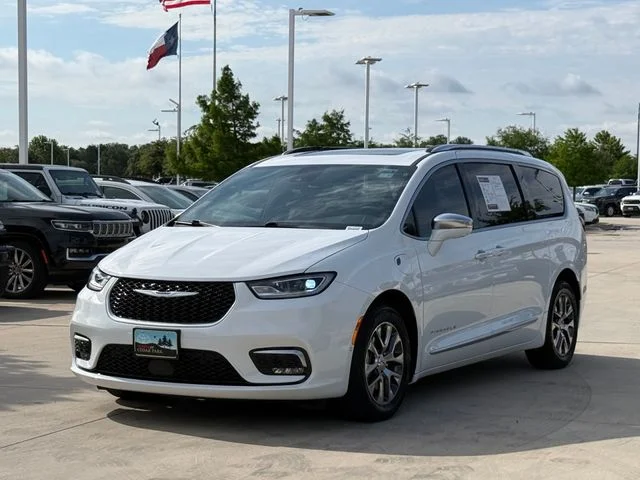 2024 Chrysler Pacifica Hybrid - Image 6