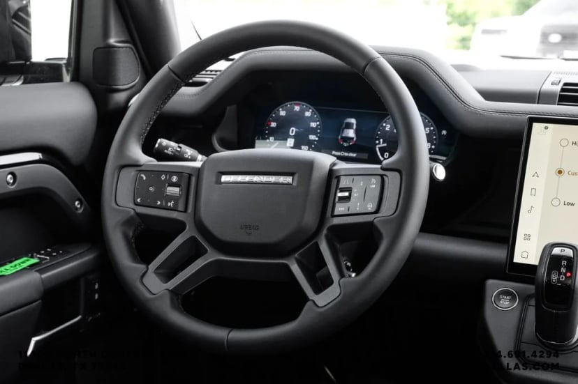 2026 Land Rover Defender 110 - Image 15