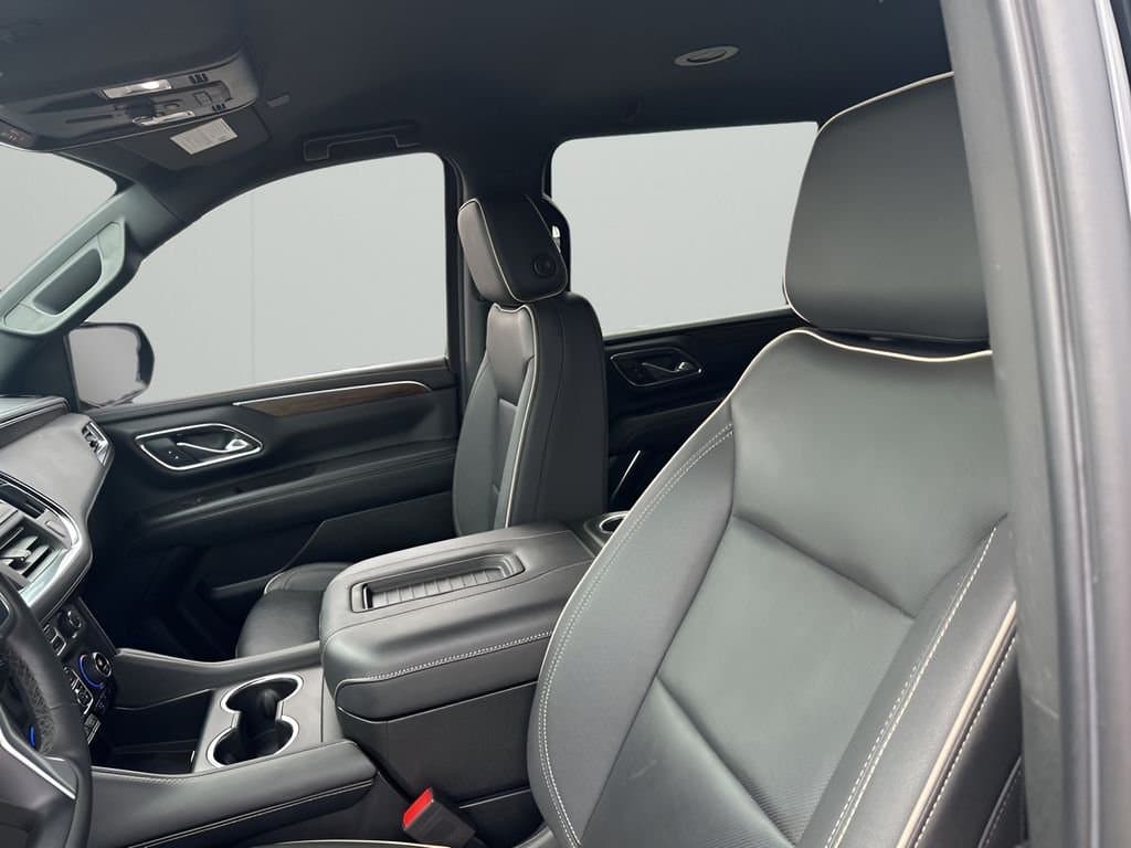 2023 Chevrolet Suburban - Image 27