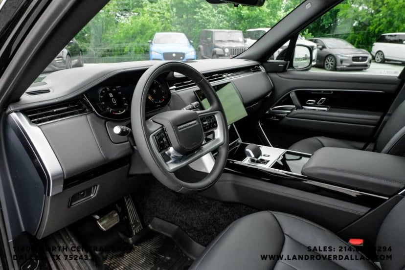 2026 Land Rover Range Rover - Image 2