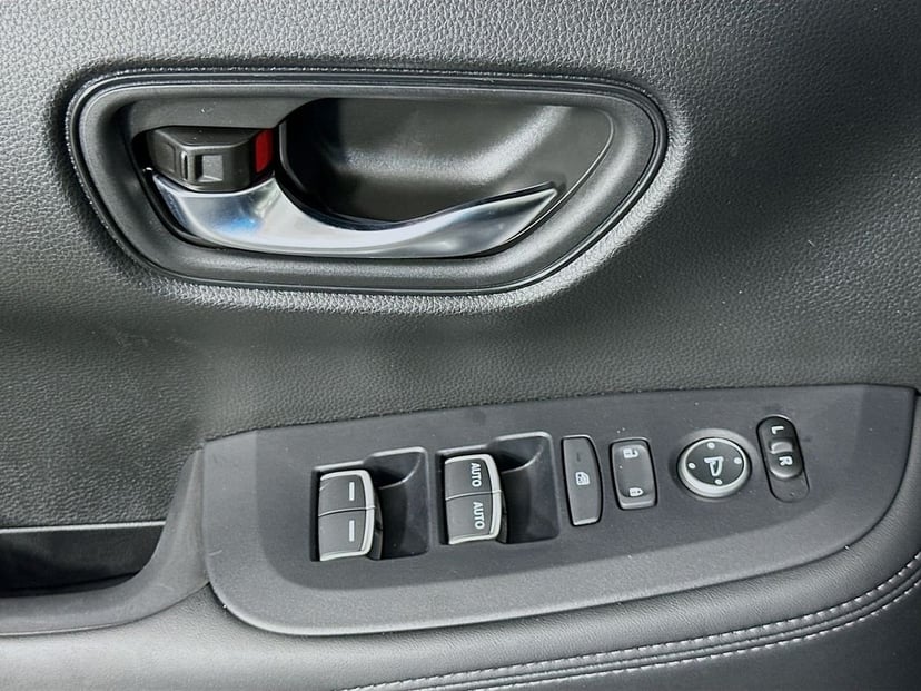 2025 Honda HR-V - Image 17