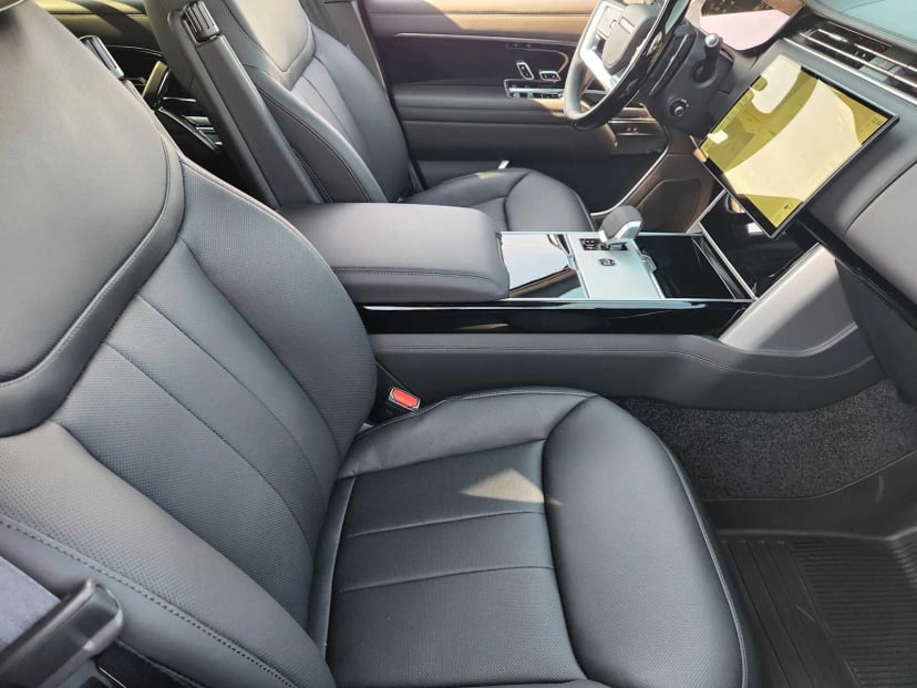 2026 LAND ROVER Range Rover - Image 14