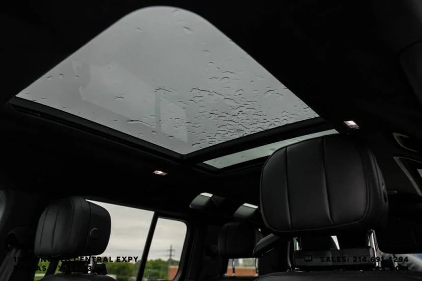 2026 Land Rover Defender 110 - Image 4