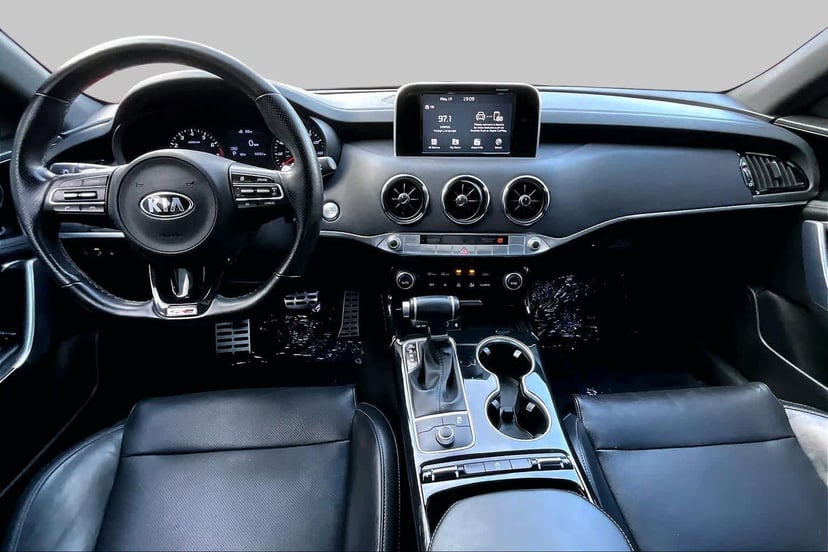 2020 Kia Stinger - Image 15