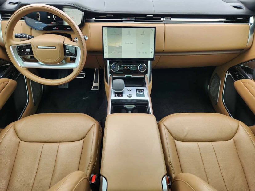2023 Land Rover Range Rover - Image 25