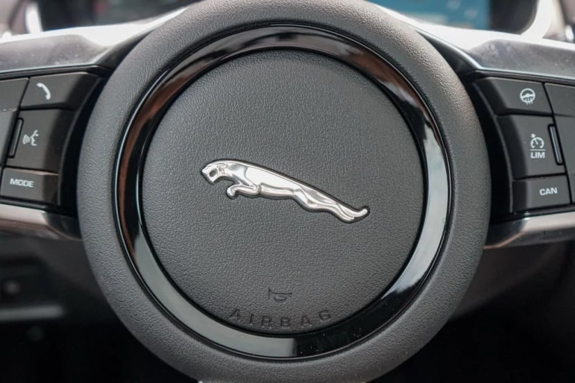 2024 Jaguar F-TYPE - Image 18