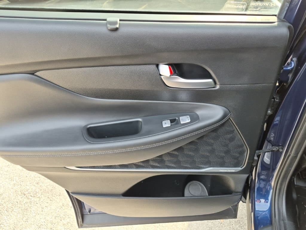 2021 Hyundai Santa Fe - Image 17