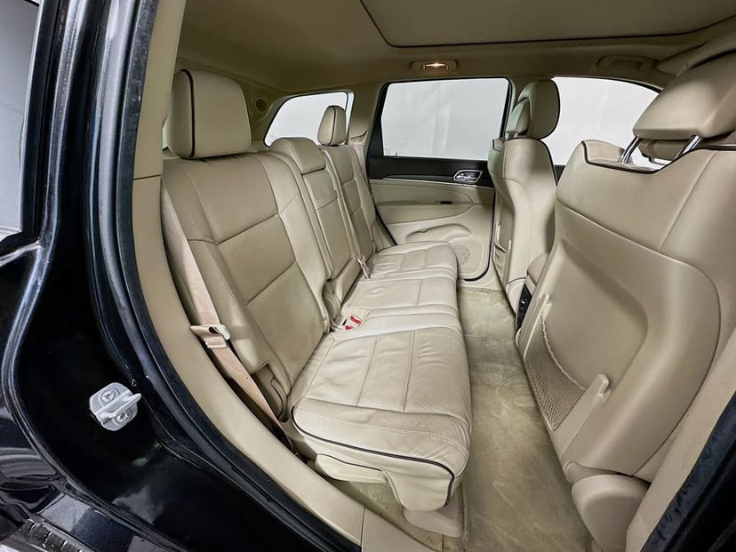 2014 Jeep Grand Cherokee - Image 28