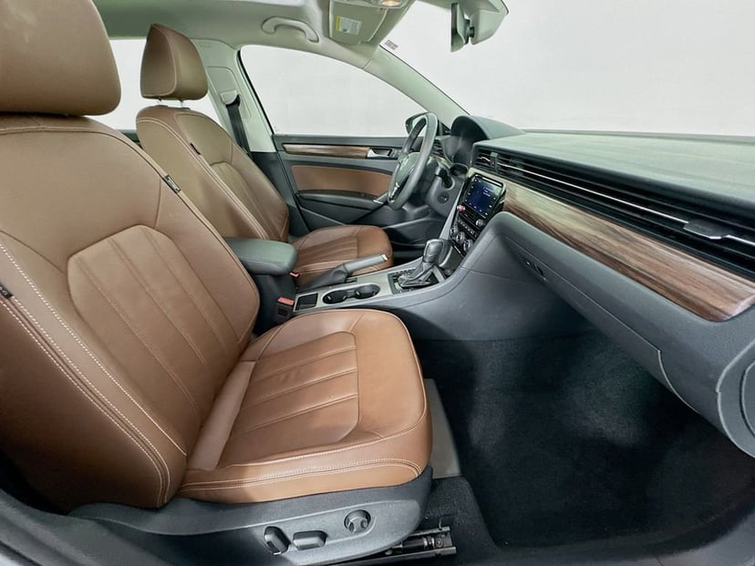 2022 Volkswagen Passat - Image 34