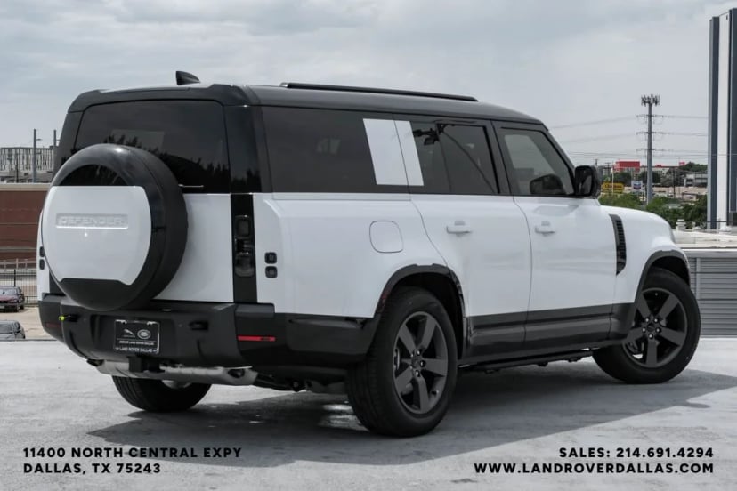 2026 Land Rover Defender 130 - Image 8