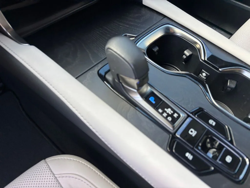 2024 Lexus RX - Image 17