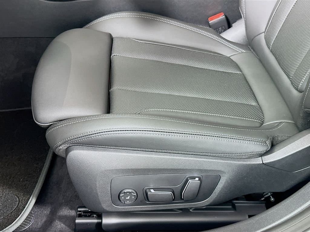 2026 BMW i4 - Image 21