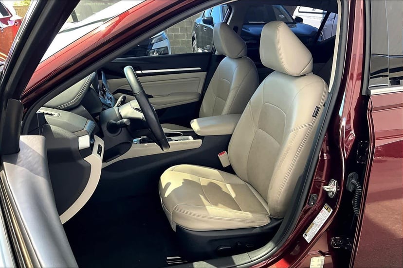 2023 Nissan Altima - Image 8