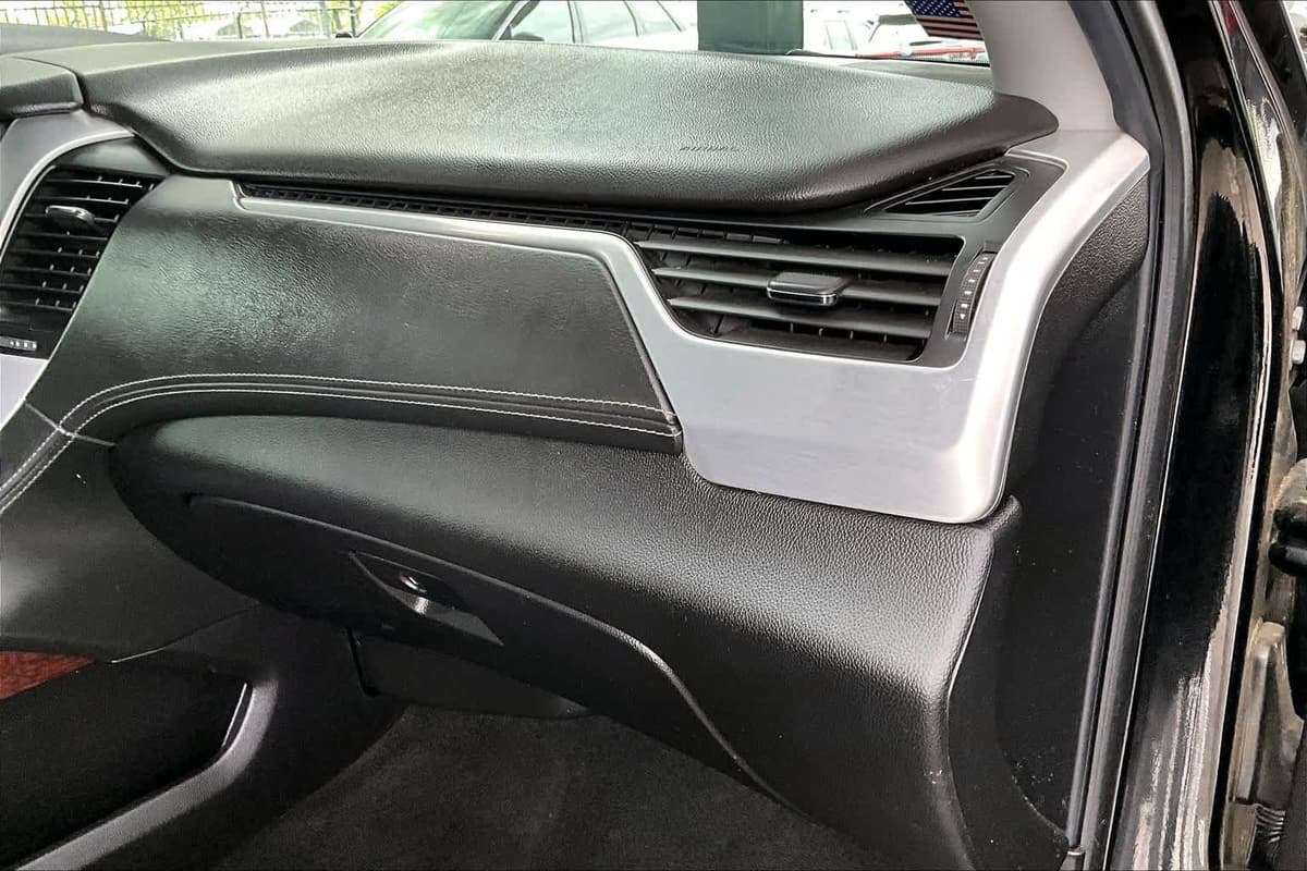 2018 GMC Yukon - Image 19