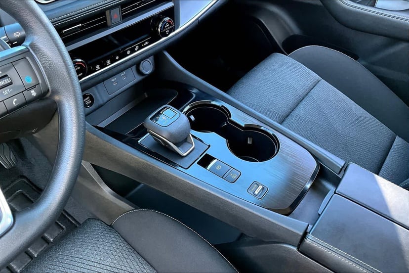 2024 Nissan Rogue - Image 17