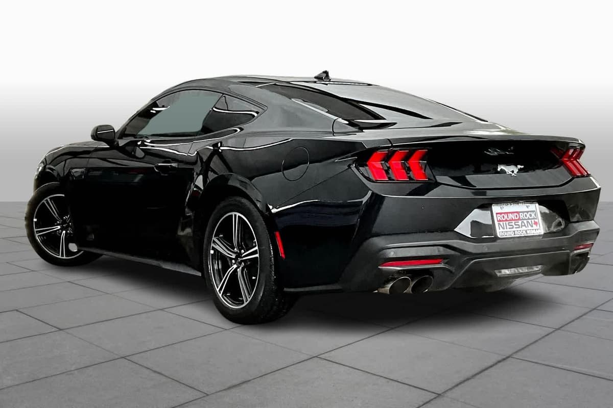 2024 Ford Mustang - Image 10