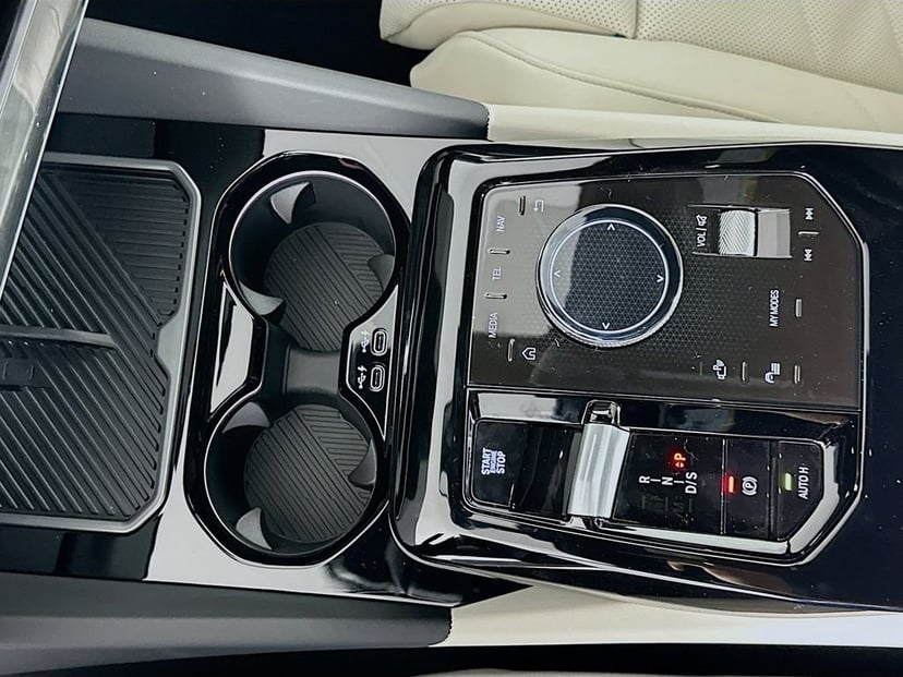 2026 BMW 5 Series - Image 15