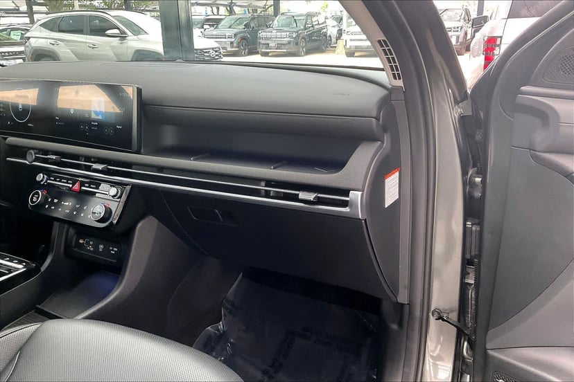 2025 Hyundai Tucson Hybrid - Image 19