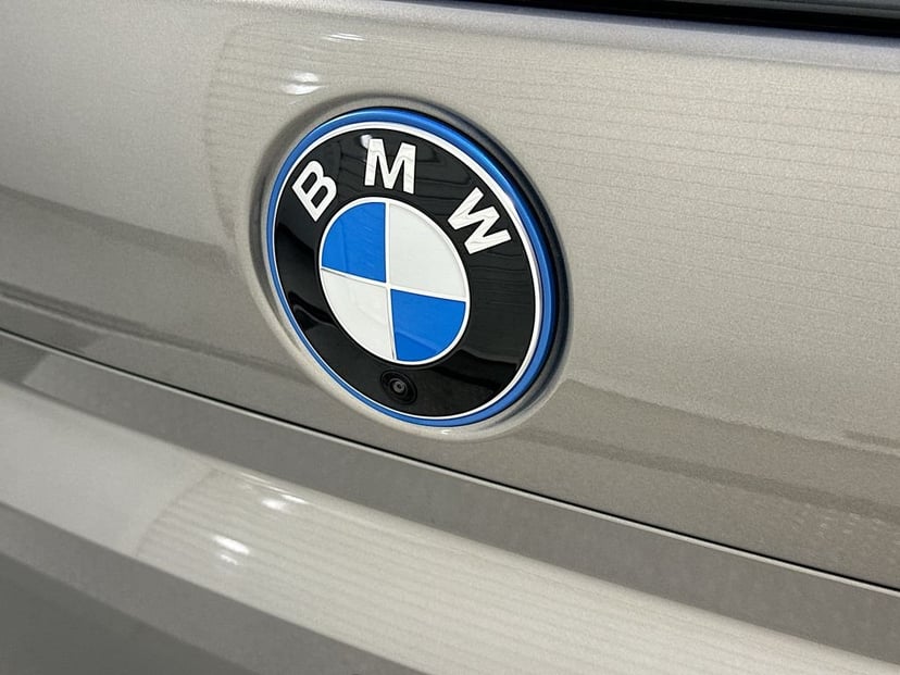 2025 BMW i7 - Image 22