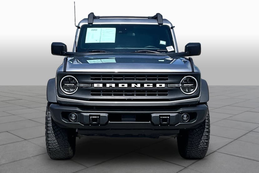 2022 Ford Bronco - Image 2