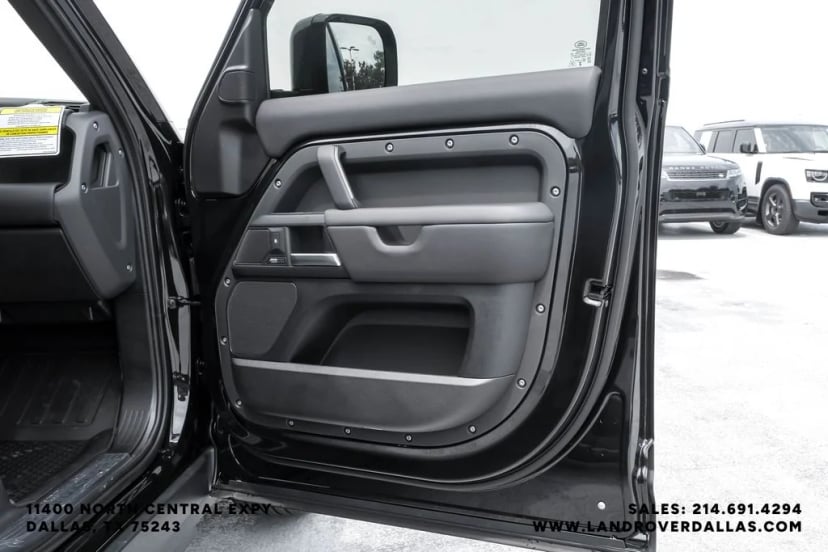 2026 Land Rover Defender 130 - Image 41