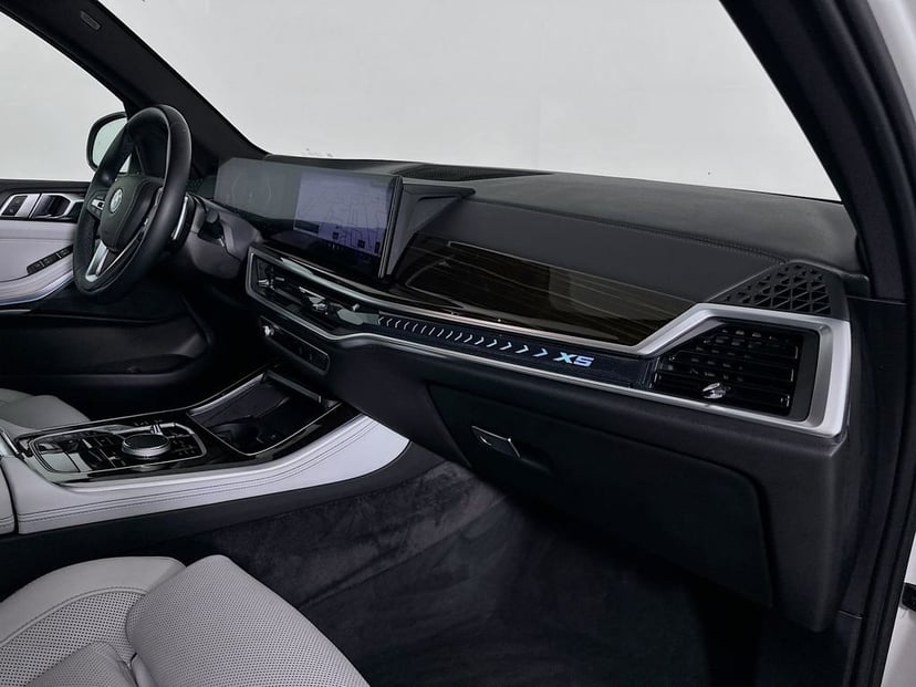 2024 BMW X5 - Image 30