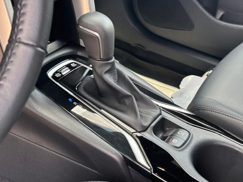 2025 Toyota Corolla Cross - Image 11