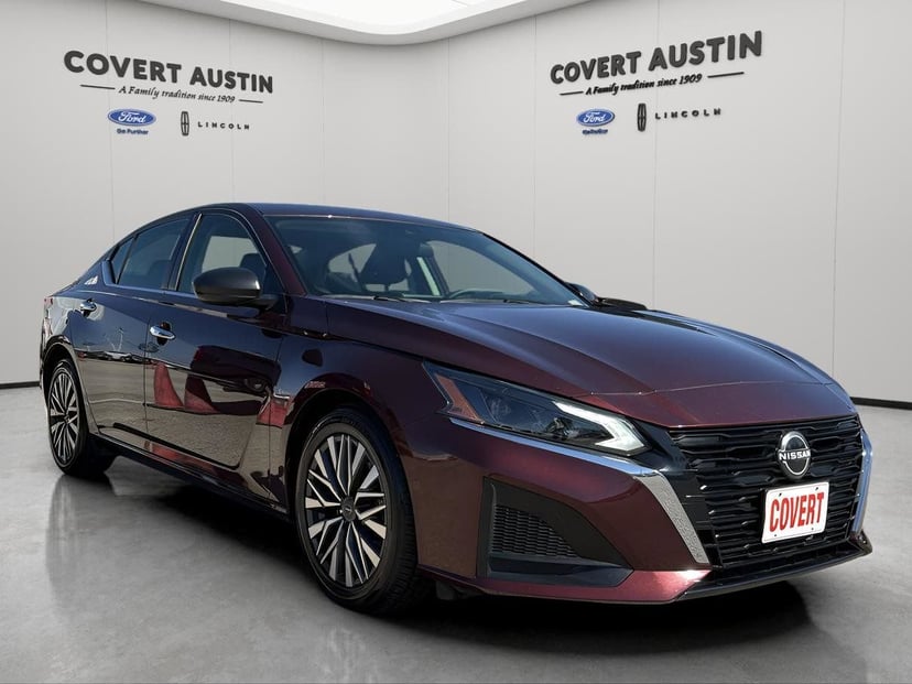 2024 Nissan Altima - Image 7